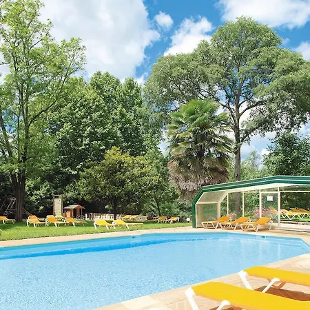 Otel Logis Restaurant Les Cedres