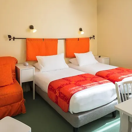 Otel Logis Restaurant Les Cedres 3*