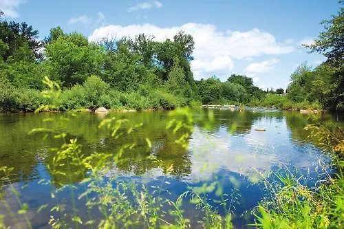 Отель Logis Restaurant Les Cedres