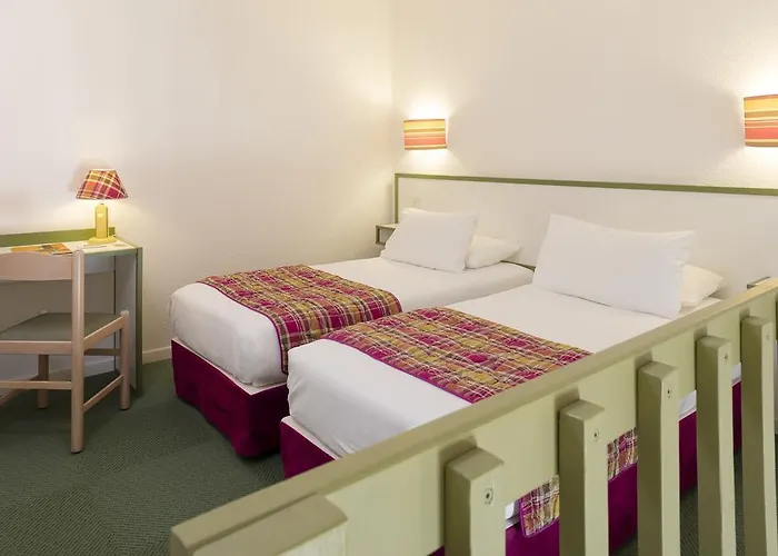 Logis Restaurant Les Cedres 3* Жуайёз