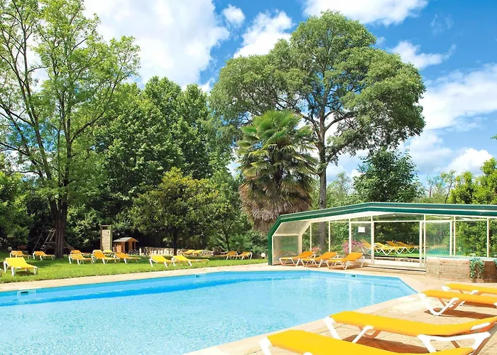 Logis Restaurant Les Cedres Отель 3*