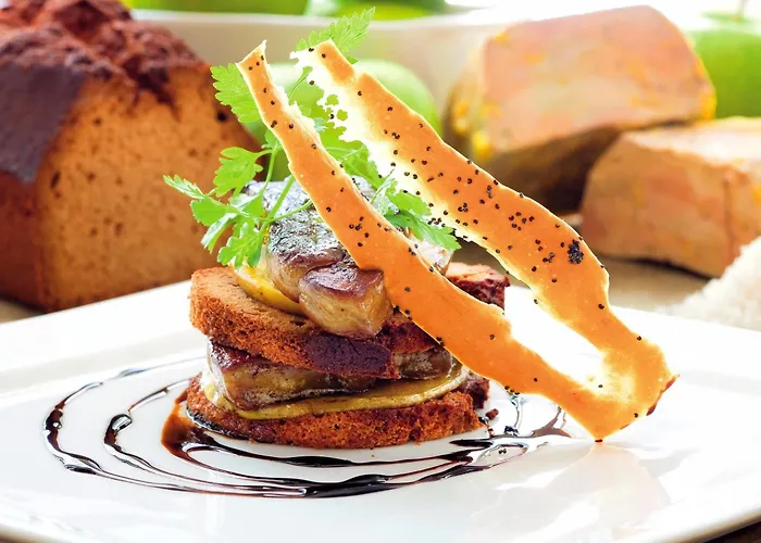 Отель Logis Restaurant Les Cedres Жуайёз