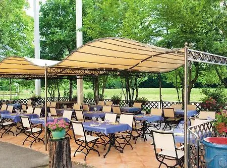 Logis Restaurant Les Cedres 茹瓦厄斯