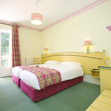 Hotel Logis Restaurant Les Cedres