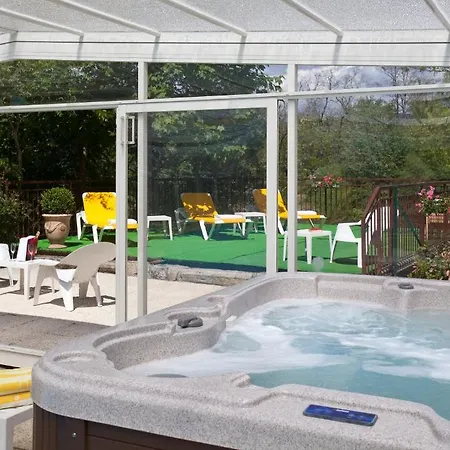 Logis Restaurant Les Cedres Hotel 3*