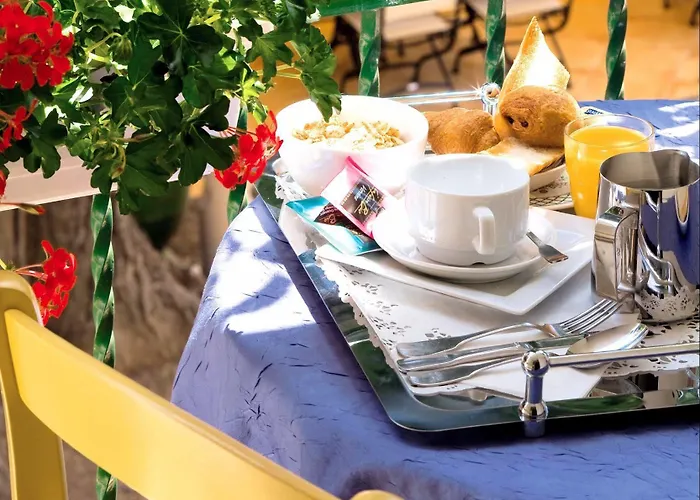 Logis Restaurant Les Cedres 3*